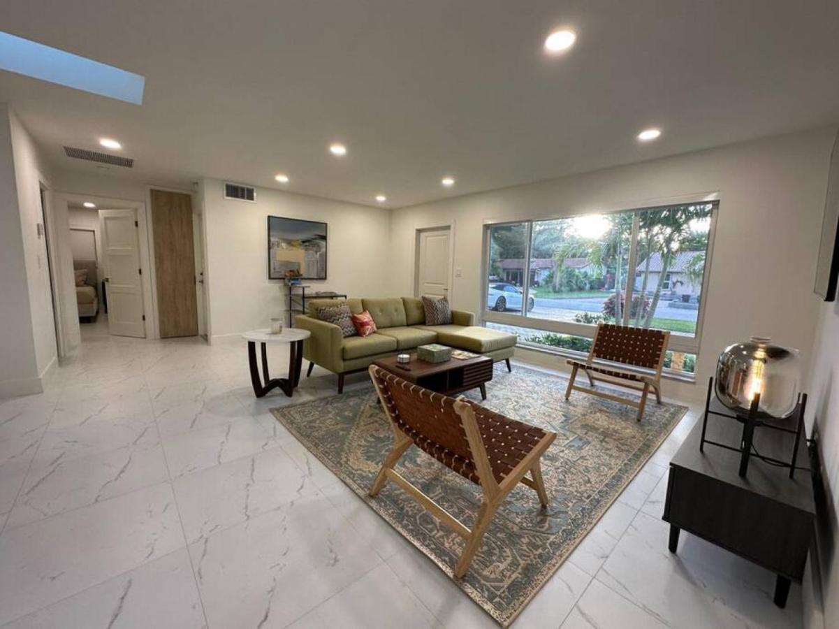 The Sun House - 3 Bed, 2 Bath, Private Pool, Fire Pit, Huge Backyard Villa Fort Lauderdale Bagian luar foto