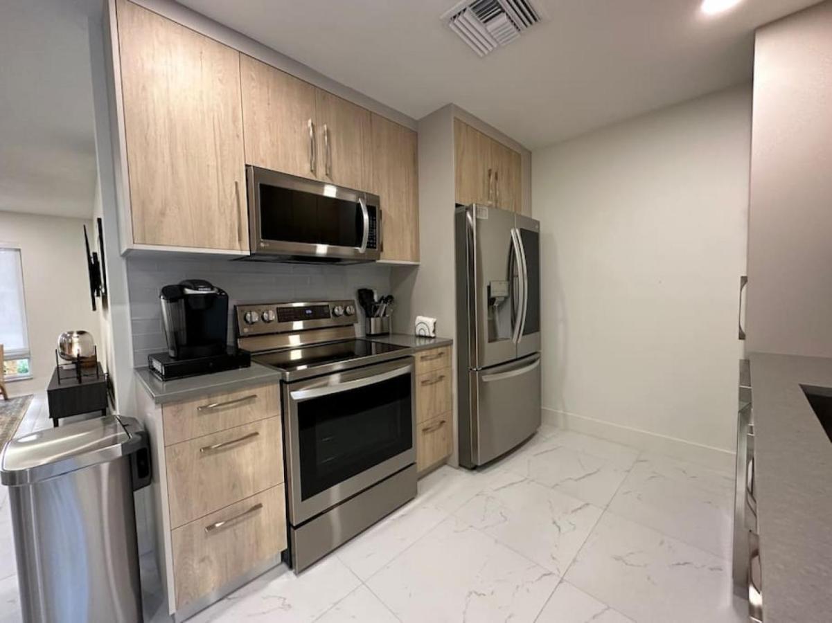 The Sun House - 3 Bed, 2 Bath, Private Pool, Fire Pit, Huge Backyard Villa Fort Lauderdale Bagian luar foto