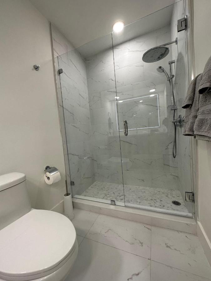 The Sun House - 3 Bed, 2 Bath, Private Pool, Fire Pit, Huge Backyard Villa Fort Lauderdale Bagian luar foto