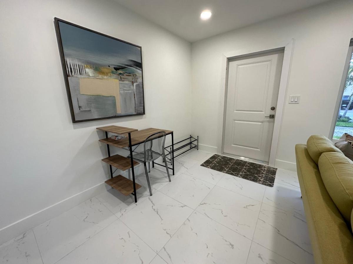 The Sun House - 3 Bed, 2 Bath, Private Pool, Fire Pit, Huge Backyard Villa Fort Lauderdale Bagian luar foto