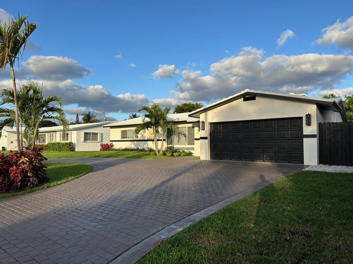 The Sun House - 3 Bed, 2 Bath, Private Pool, Fire Pit, Huge Backyard Villa Fort Lauderdale Bagian luar foto