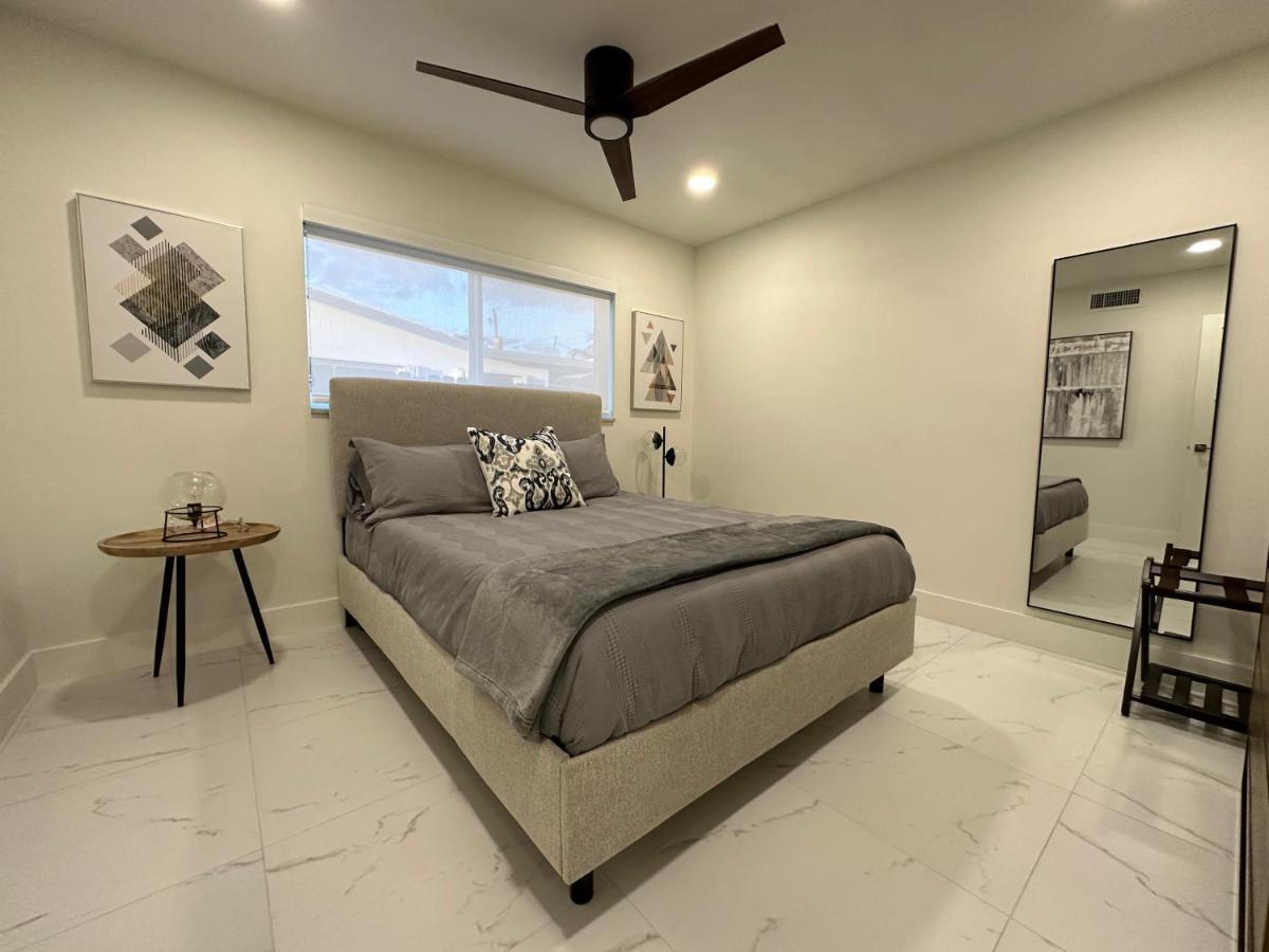 The Sun House - 3 Bed, 2 Bath, Private Pool, Fire Pit, Huge Backyard Villa Fort Lauderdale Bagian luar foto